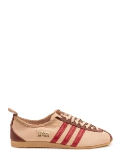 Sneakers Japan with Contrast Inserts and Laces