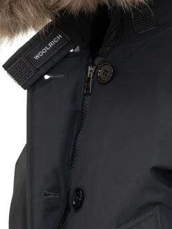 Woolrich black parka with fur hood and buttons